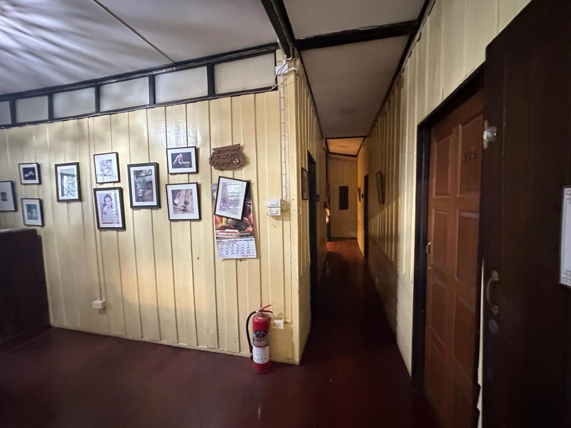 Nearthepark Backpack Hostel Chiang Mai Exterior foto