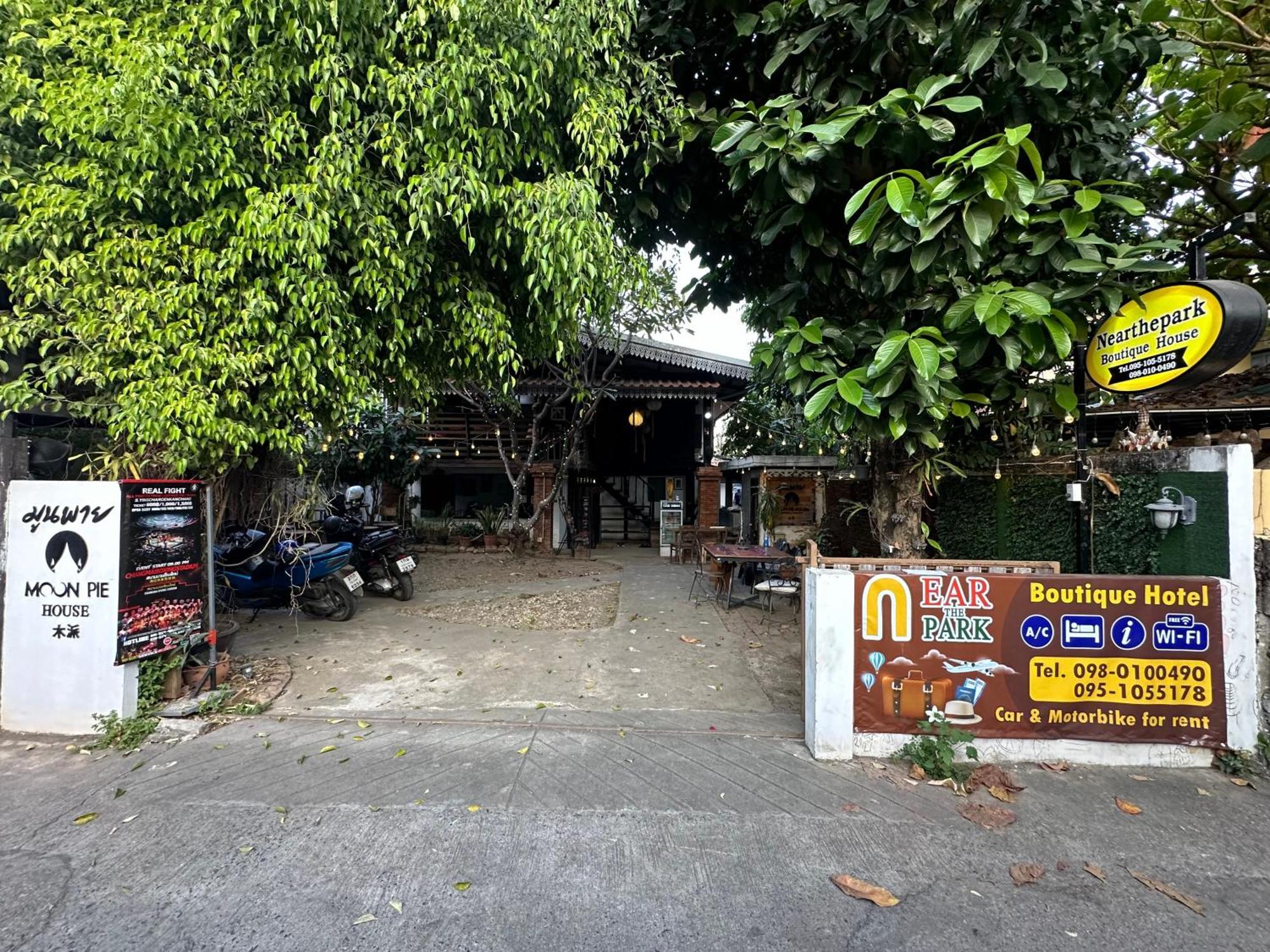 Nearthepark Backpack Hostel Chiang Mai Exterior foto